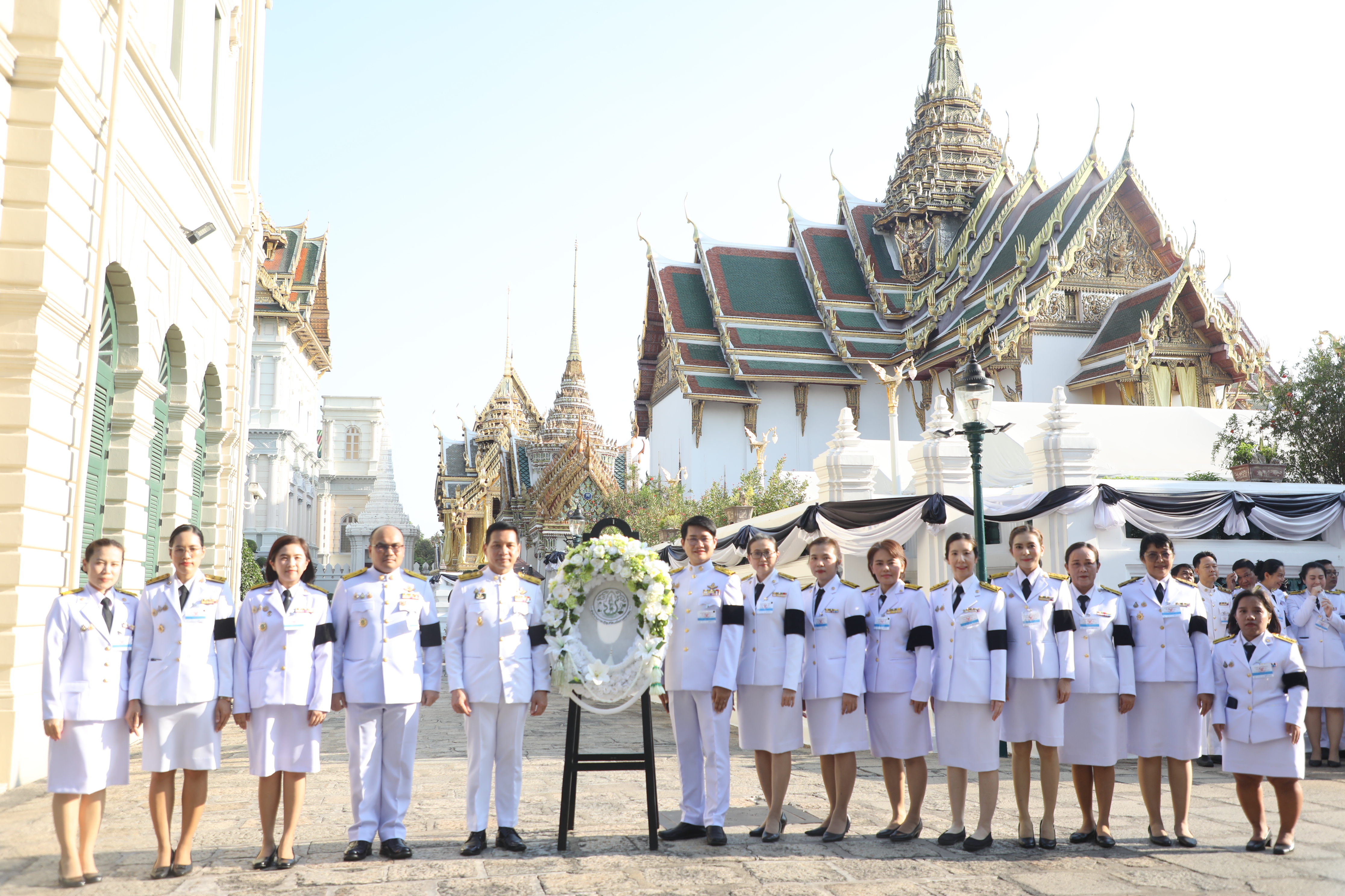 title - สำนักงานการปฏิรูปที่ดินเพื่อเกษตรกรรม รับพระราชทานพระบรมราชานุญาตให้ร่วมเป็นเจ้าภาพบำเพ็ญกุศลถวายพระบรมศพ สมเด็จพระนางเจ้าสิริกิติ์ พระบรมราชินีนาถ พระบรมราชชนนีพันปีหลวง